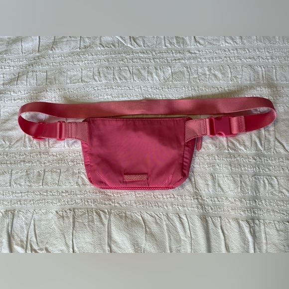 Vera Bradley Pink Crossbody Bag with Textured Fabric - Picture 2 of 6